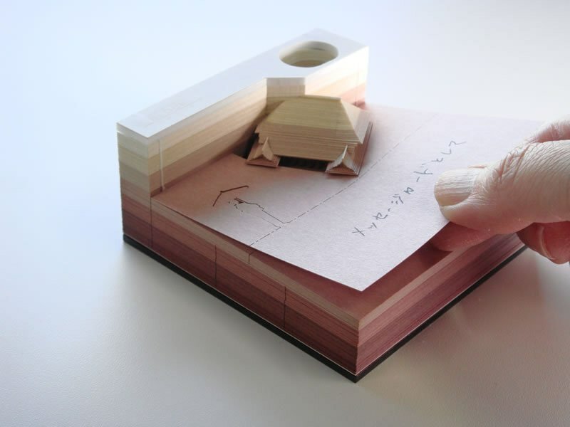 Удивительные блокноты из серии OMOSHIROI BLOCK. Они превращаются в бумажные миниатюры! 😲