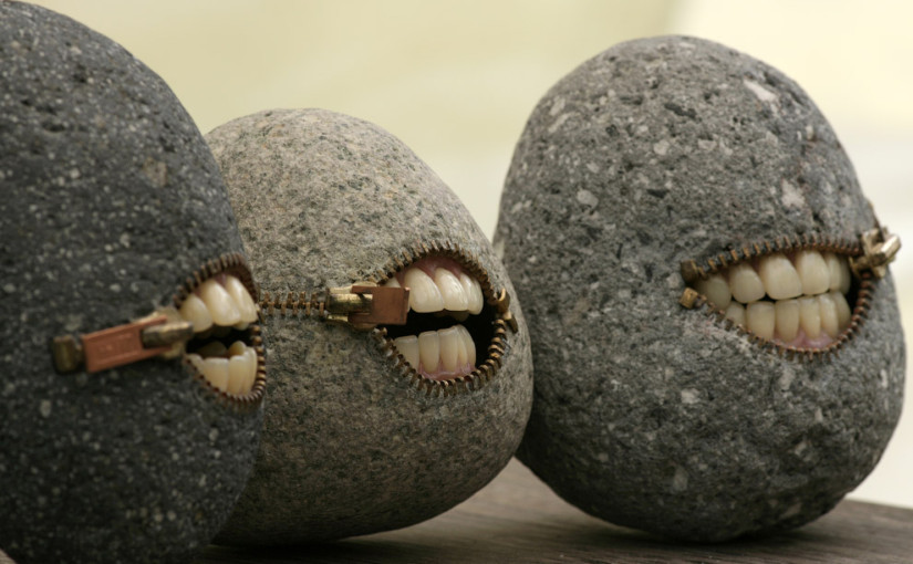 А у нас в Рязани камни с…зубами! Своеобразные скульптуры Хиротоши Итох